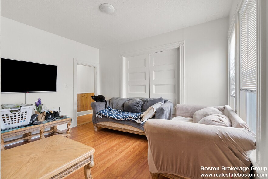 Building Photo - 78 Hillside St