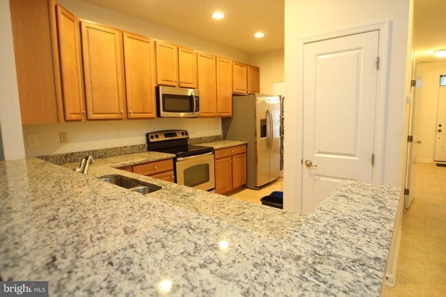 Building Photo - 36401 Ridgeshore Ln
