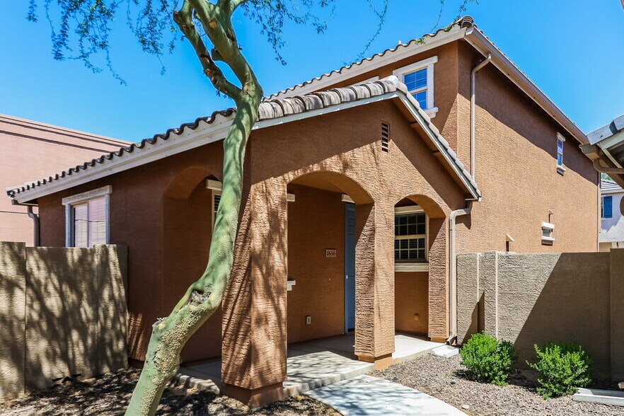Primary Photo - 2656 N 73rd Glen