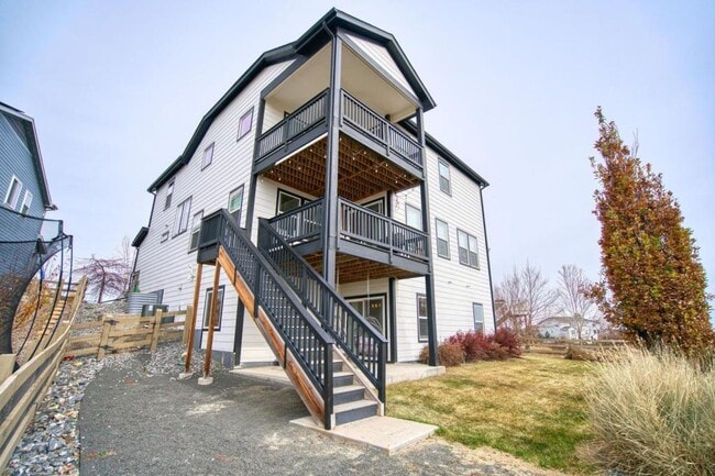 Building Photo - 633 Great Basin Ct