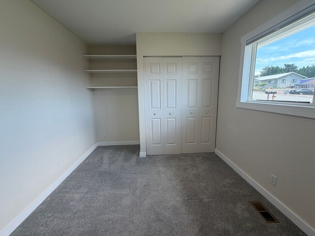 Building Photo - 209 Goldcrest St NW