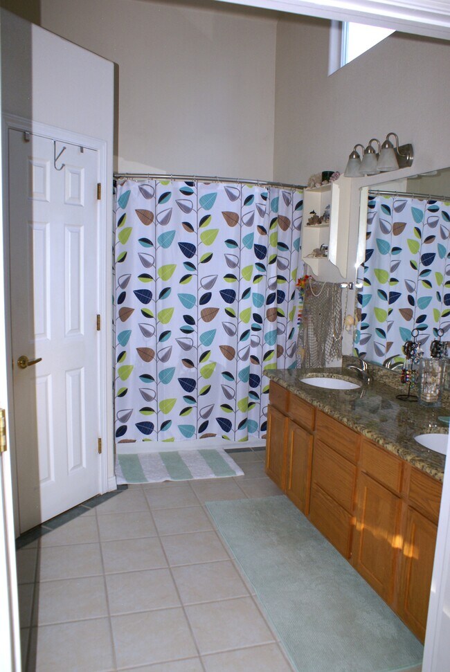 Building Photo - 3245 Chestnut Glen Ln