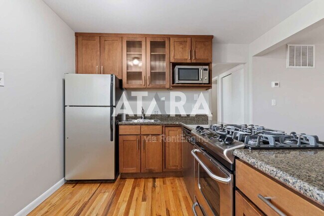 Building Photo - 650 N 300 W