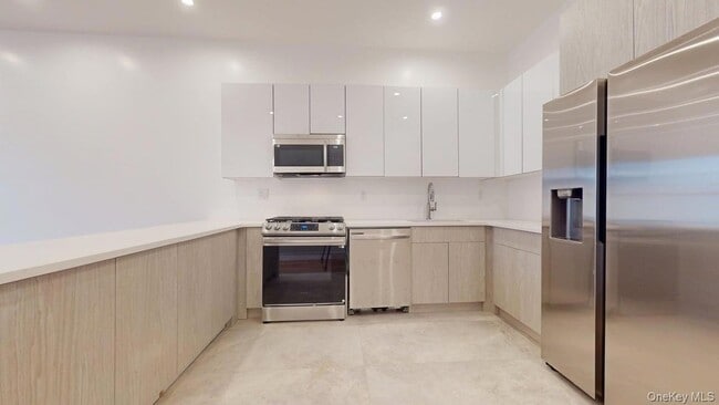 Building Photo - 1198 Greene Ave