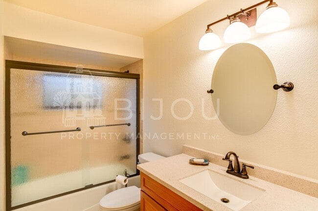 Building Photo - Located in the Hills of Rockrimmon!