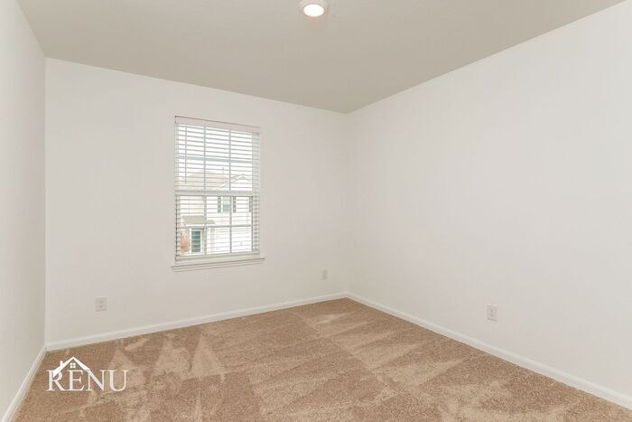 Building Photo - 2942 Jackson Smt