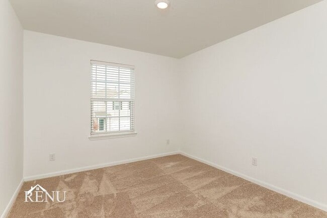 Building Photo - 2942 Jackson Smt