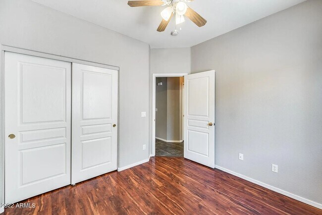 Building Photo - Golf Course Views! Quiet Cul-de-Sac! Updat...