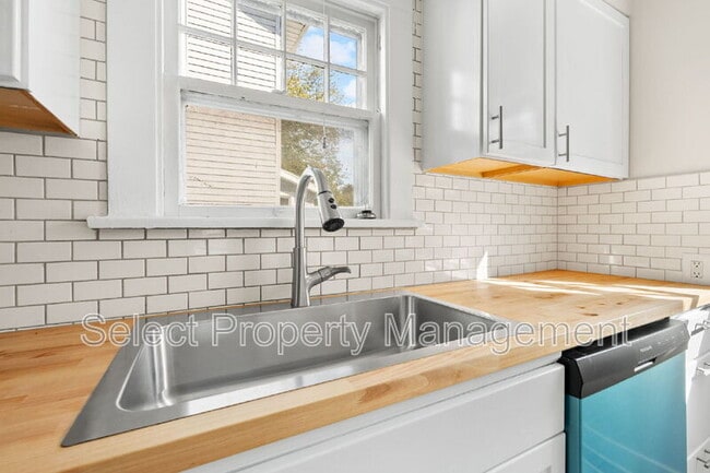 Building Photo - 1202 N Anthony Blvd