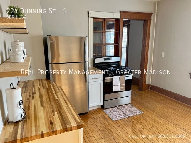 Building Photo - 224 Dunning St