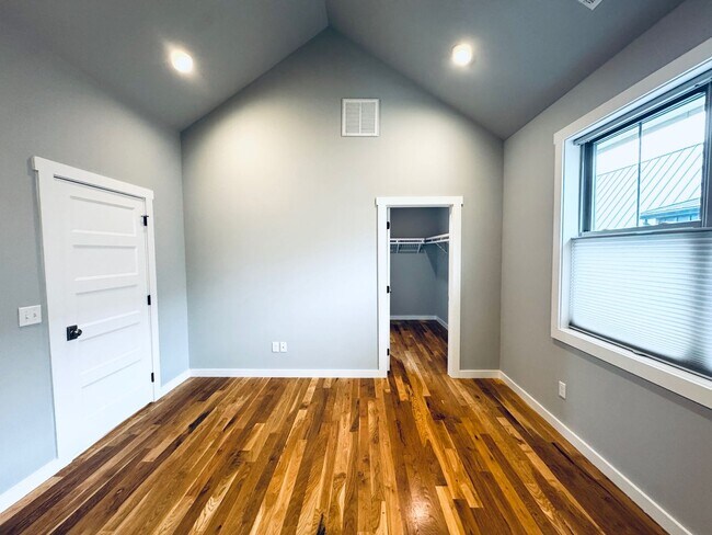 Building Photo - West AVL - Spacious, Beautiful Modern Home