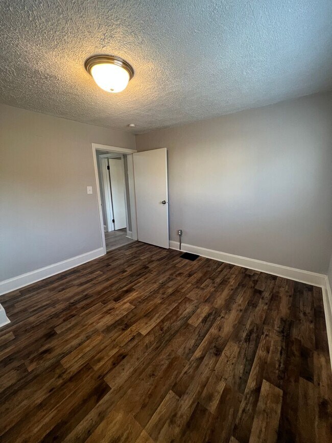 Building Photo - 278 Hosack St