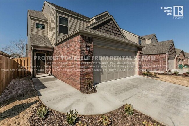 Primary Photo - 2663 N Miranda Ave