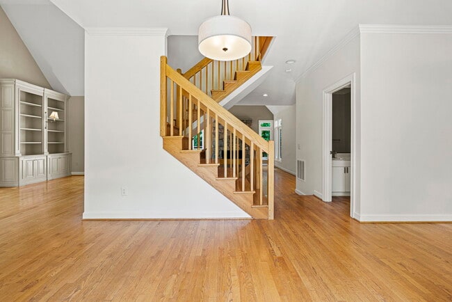 Building Photo - 7926 Long Ridge Ct