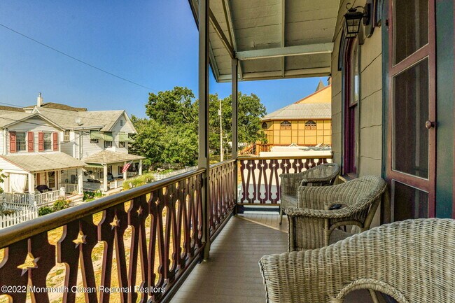 Building Photo - 14 New York Ave