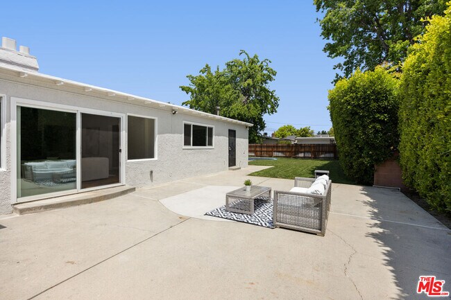 Building Photo - 5432 Fulton Ave