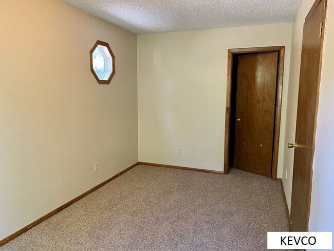 Building Photo - 411 Garfield St