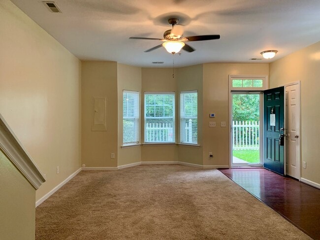 Building Photo - RENT READY Townhome Convenient to I440 & I...