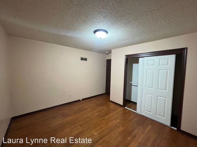 Building Photo - 2 br, 1 bath House - 7372 Lathrop Ave
