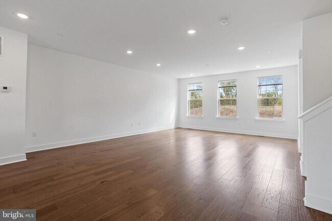 Building Photo - 136 ADA Hightower Ave