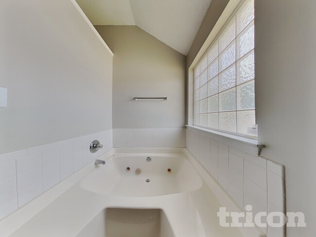 Building Photo - 4360 Bridle Point Pkwy