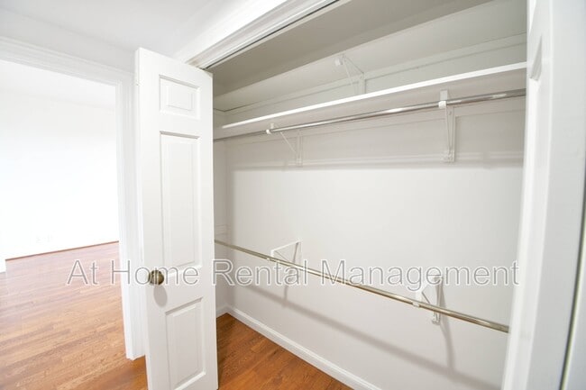 Building Photo - 2121 S Yorktown Ave
