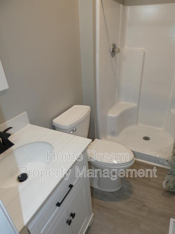 Building Photo - 10451 Edgehill Ln