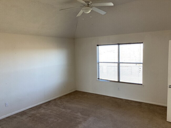 Building Photo - 702 Silver Reef Ln