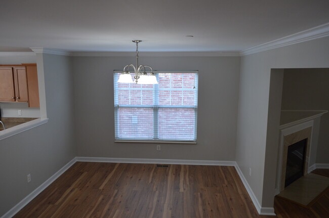 Building Photo - 1401 Peppermint Ln