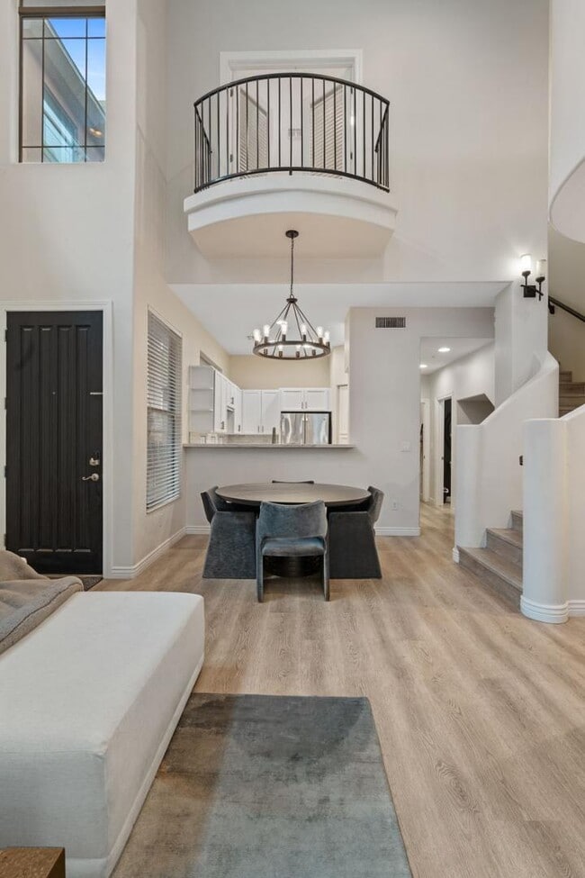 Building Photo - 14450 N Thompson Peak Pkwy