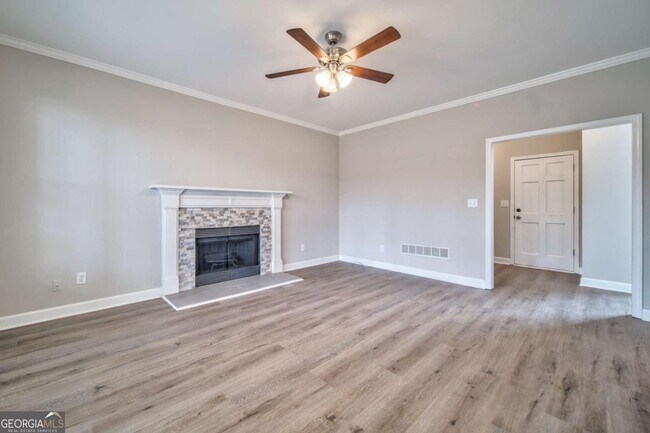 Building Photo - 2011 Town Lake Hills W