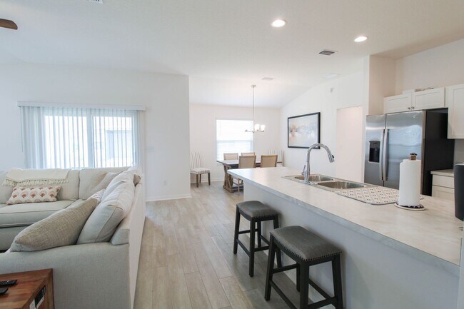 Building Photo - 7673 Woodley Ter