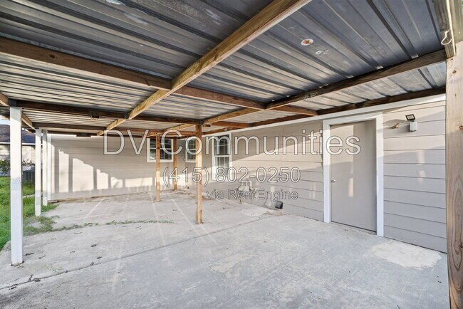 Building Photo - 3315 Bond St