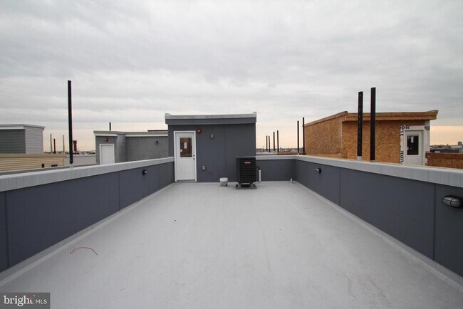 Building Photo - 2564 Frankford Ave