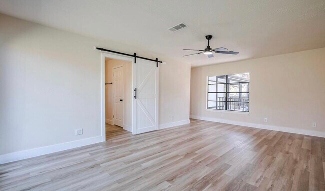 Building Photo - 5502 Hewitt Dr