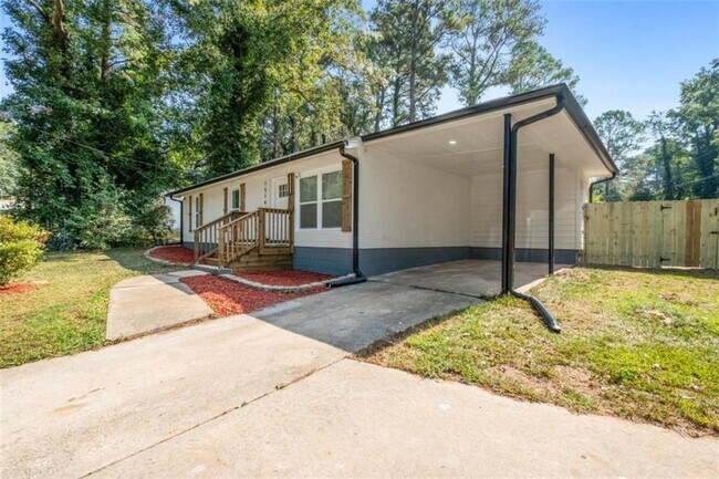 Building Photo - 1514 Peachcrest Rd