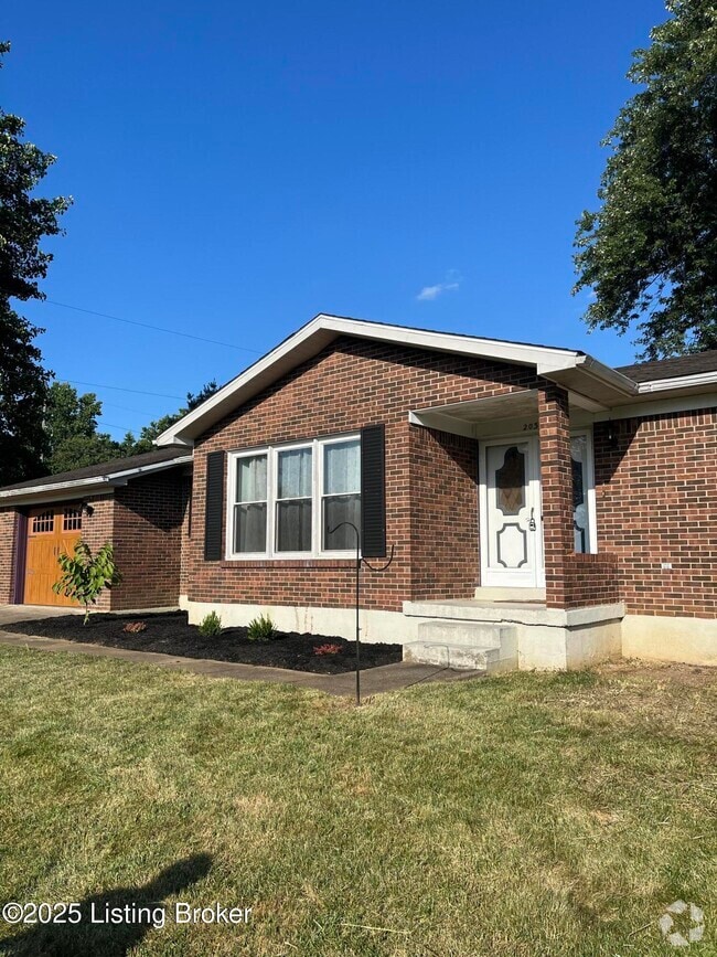 Building Photo - 203 Hollywood Dr