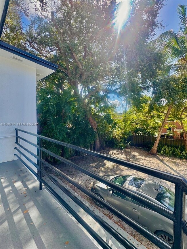 Building Photo - 530 NE 71st St