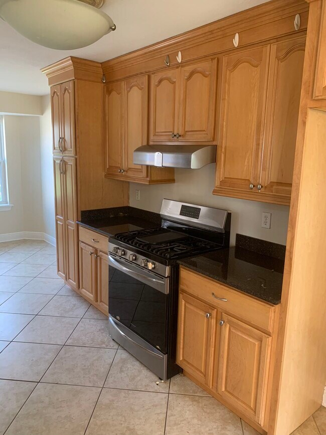 Building Photo - 4945 Avron Blvd