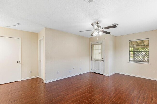 Building Photo - 5310 6th St