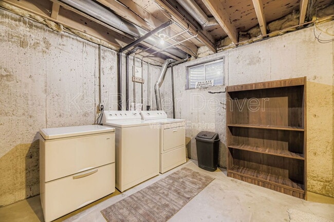 Building Photo - 6930 E Briarwood Dr