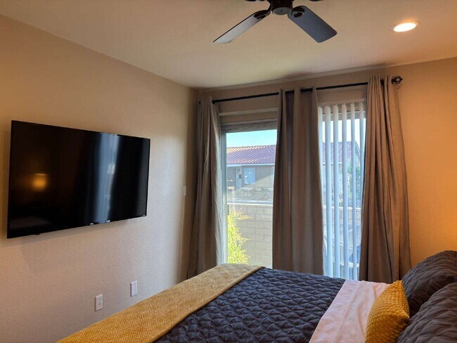 Building Photo - 2 Bedrooms Condo for Rent Available May 19...