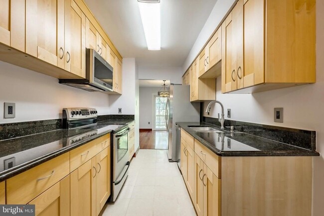 Building Photo - 7603 Heatherton Ln