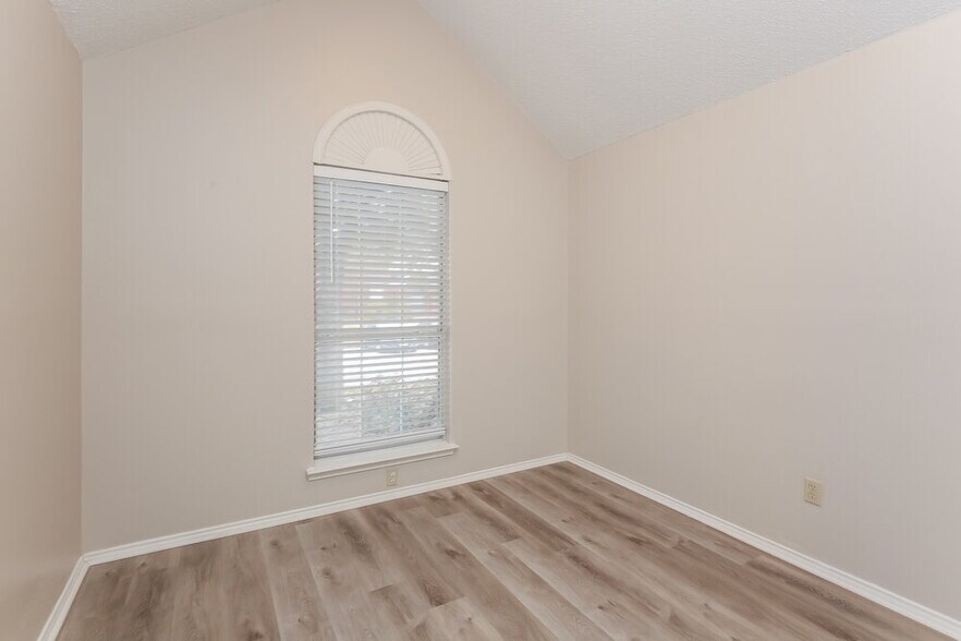 Building Photo - 6609 Wildhaven Dr
