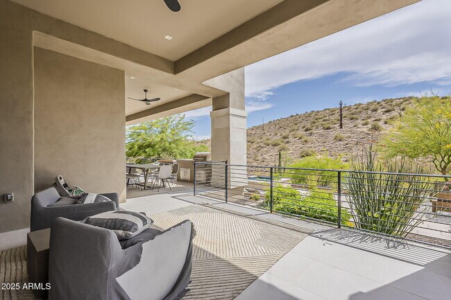 Building Photo - 12016 N Sunset Dr