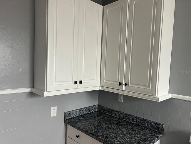 Building Photo - 2323 W North B St