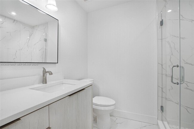 Building Photo - 630 W 72nd Pl