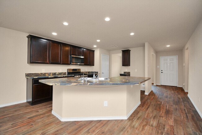 Building Photo - 3210 Aldridge Dr