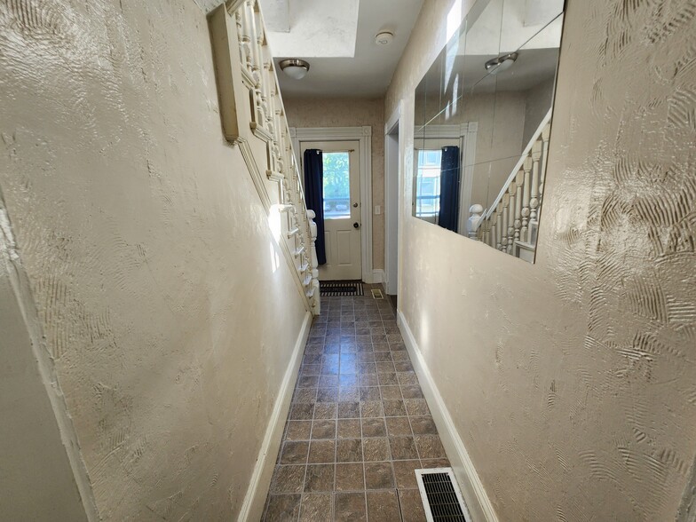Building Photo - 40 Getchell St