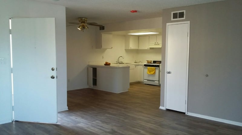 Building Photo - 1627 N Fair Oaks Ave